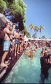 Pas de masque à Saint-Tropez, une fête rassemble des centaines de personnes dans un beach club