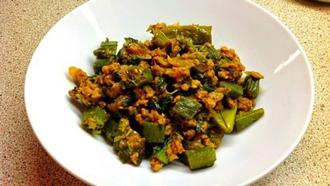 Bhandi Qimah delicious recipe/Bhandi Qimah delicious desi recipeبھنڈی قمیہ bhindi  keema recipe,keema bhindi sehar khurram