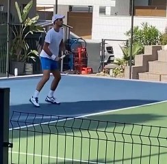 Novak Djokovic si allena sul duro - Credit: @@Luke16572469