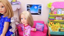 Sister Dolls Packing Travel Suitcases with Doll Clothes!