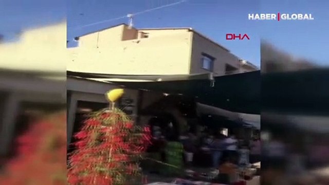 Sanat Sokağı'nı arılar bastı