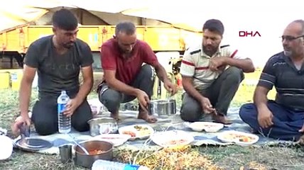 Muş'ta biçercilerin zorlu yaşamı