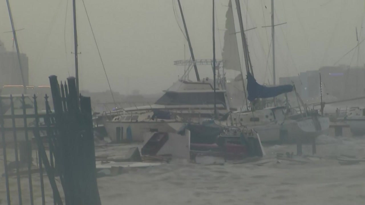 미 텍사스에 허리케인 '해나' 상륙...침수와 정전 등 피해 속출 / YTN