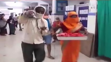 Bihar Corona crisis: Parents carry daughter in a tray