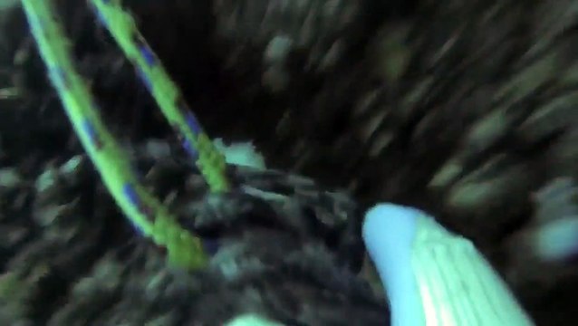 Un sous-marin est passé à quelques centimètres au-dessus de la tête de ce plongeur !