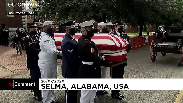 Tout un symbole, le cercueil de John Lewis traverse le pont Edmund Pettus à Selma
