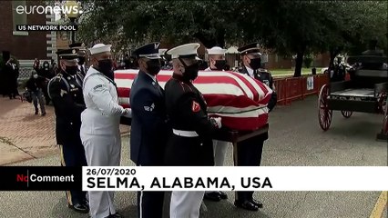 Tout un symbole, le cercueil de John Lewis traverse le pont Edmund Pettus à Selma