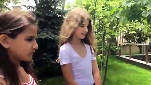 بنات نانسي عجرم يحاصرونها بسبب تيك توك