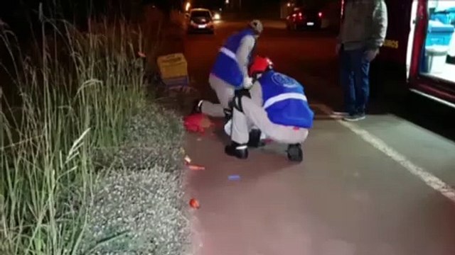 Com duas bicicletas, homem sofre queda e é socorrido no Bairro Florais do Paraná