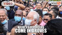 Thousands march with Najib chanting 'Bossku'