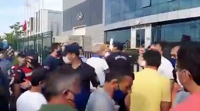 Gebze'de işçiler 'işten çıkarma yasağına rağmen' fabrikadan atıldı