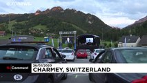 Svájc: drive-in koncert koronavírus idején