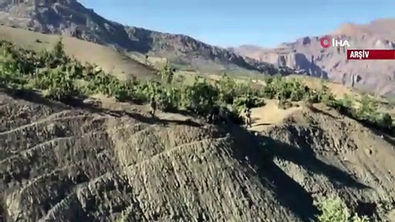 Cuma günü 86 yıl sonra yeniden ibadete açılan Ayasofya-i Kebir Cami Şerif-inde üçüncü sabahta namaza yoğun katılım sağlandı. Çok sayıda vatandaşın katılımıyla kılınan namazın ardından cemaat salavat ve tekbirler getirdi.