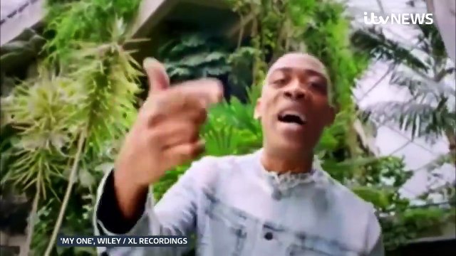 Twitter face aux critiques du gouvernement britannique et à des appels au boycott après la publication par le rappeur Wiley de messages considérés comme antisémites