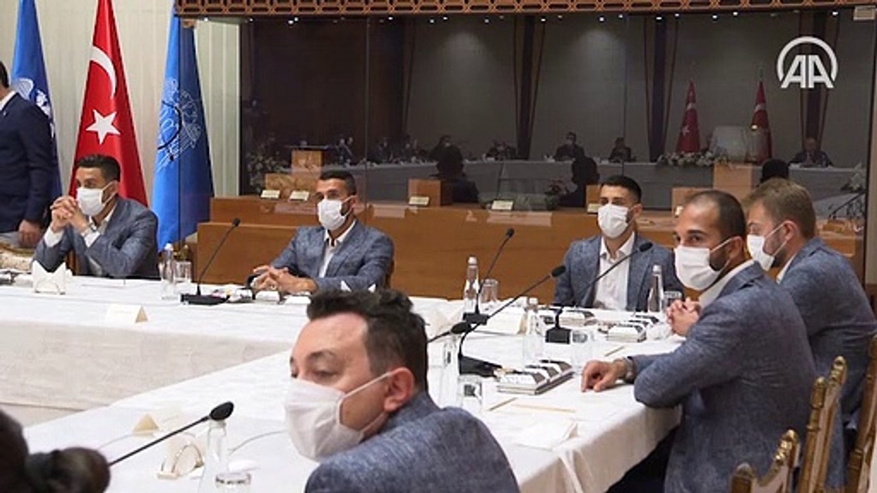 Cumhurbaşkanı Erdoğan, Medipol Başakşehir Futbol Kulubü heyetini kabul etti