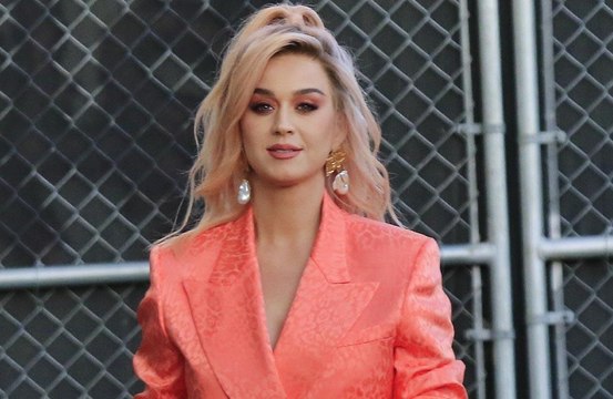Katy Perry reporte son album