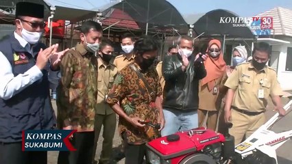 Bantuan Traktor Kelompok Tani