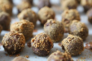 Have Leftover Cheesecake? Make Easy Cheesecake Truffles
