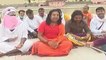 Ayodhya: Devotees welcome lord Ram by singing bhajans