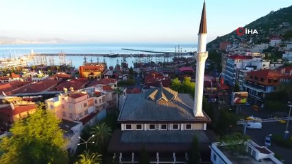 Antalya’daki Lüks Tekneler Sezonu Ukraynalı Turistlerle Açtı