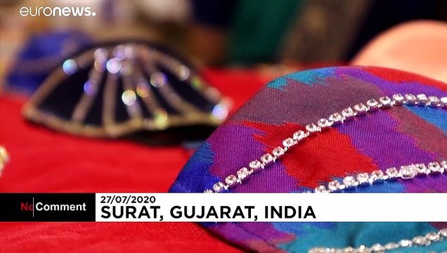 Защитная маска с драгоценными камнями