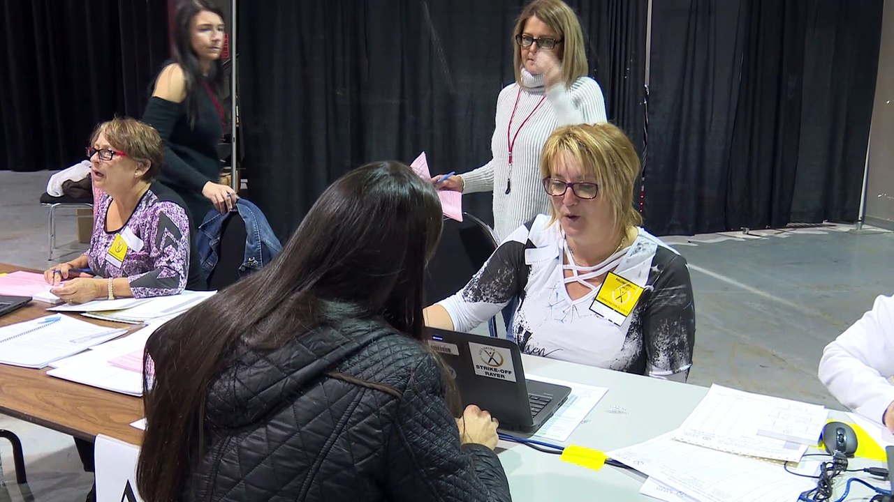 Citoyens et politiciens contre le déclenchement d'élections générales