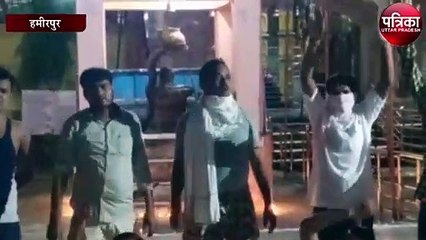 कुछ इस तरह दीप जलाकर लोगों ने मनाई खुशी