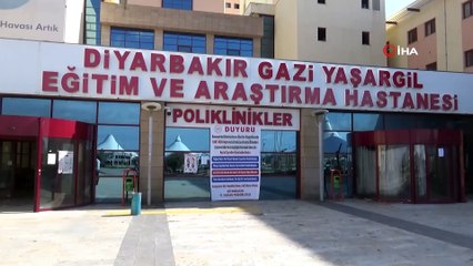 Pandemi hastanesinin gece görüntüsü salgının boyutunu ortaya koydu