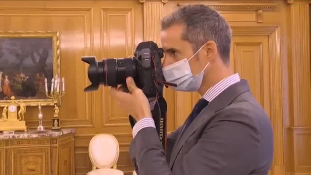 Primera aparición pública del rey tras el anuncio de la marcha de su padre