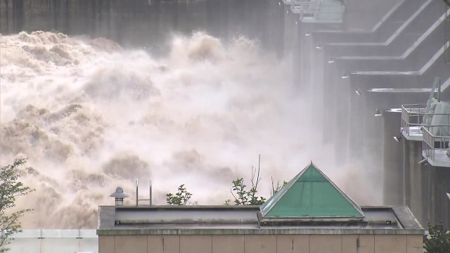 파주·연천 주민 천여 명 한때 대피...하천 범람 침수 피해 속출 / YTN
