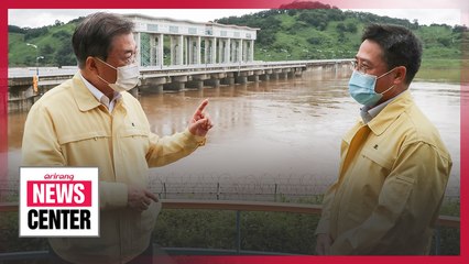 Download Video: President Moon visits flooded areas on inter-Korean border