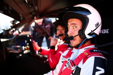 Soccer ace Eden Hazard experiences the power of Nissan Evs