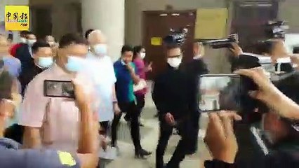 ◤SRC洗钱案◢ 100万额外保释金  纳吉今如期缴交