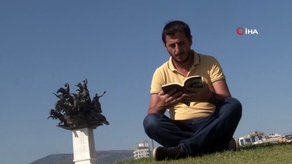 'Terlikli İZBAN kekosu' diye küçümsenmişti, 5 yıl sonra yazar oldu