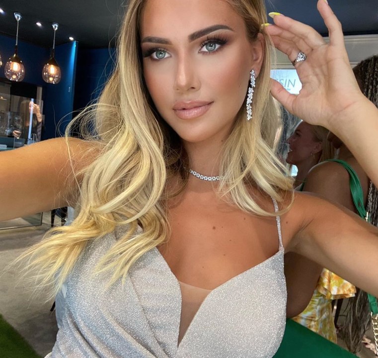 Cassandra (La Villa des Coeurs Brisés 5) pousse un gros coup de gue*le !