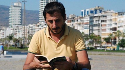 "Terlikli İZBAN kekosu" diye küçümsenmişti, 5 yıl sonra yazar oldu