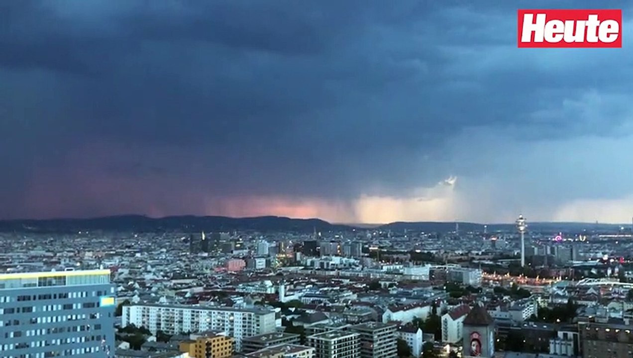 Spektakuläres Video zeigt Monster-Blitze über Wien