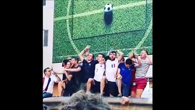 Tifosi francesi da scandalo a Roma: vandalizzata la fontana di Campo de' Fiori dopo la vittoria ai Mondiali di Russia 2018