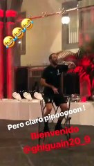 Higuain scatenato, il 'rito d'iniziazione' al Milan Ã¨ sulle note di 'Despacito'