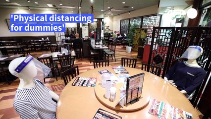'Model' customers keep Tokyo diners at social distance