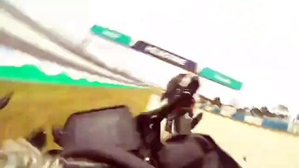 Terribile incidente a Phillip Island: piloti si schiantano contro gabbiani