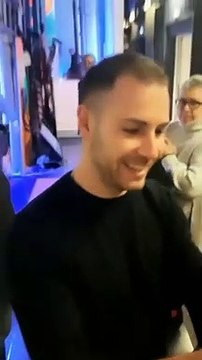 Wanda Nara non nasconde le sue forme a Tiki Taka: il backstage sexy