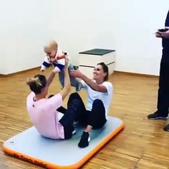 Tania Cagnotto e Francesca DallapÃ¨: addominali con... bebÃ¨ per le tuffatrici italiane