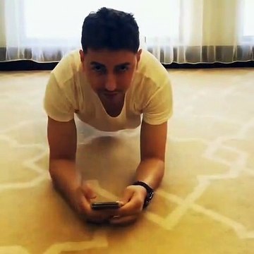 Jorge Lorenzo raccoglie la sfida di Alonso, il pilota di MotoGp si cimenta nella challenge #thePlankas