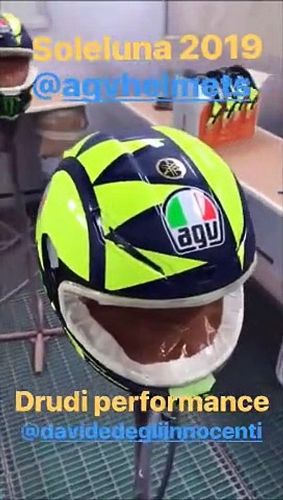 MotoGp - Tutto pronto per il 2019: il nuovo casco di Valentino Rossi
