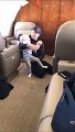 Formula 1 - Che tenerezza in aereo: Kimi Raikkonen gioca con la figlia Rianna nel giorno del suo compleanno