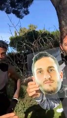 Balotelli si traveste da Simeone, ma poi precisa: "da italiano meglio che vinca la Juve"