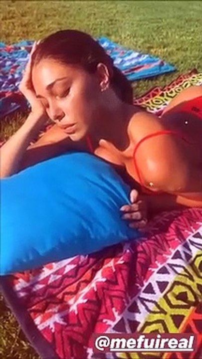 Belen Rodriguez da capogiro: il video in bikini Ã¨ mozzafiato