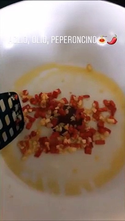 Cenetta italiana in casa Raikkonnen: pasta aglio, olio e peperoncino per il finlandese
