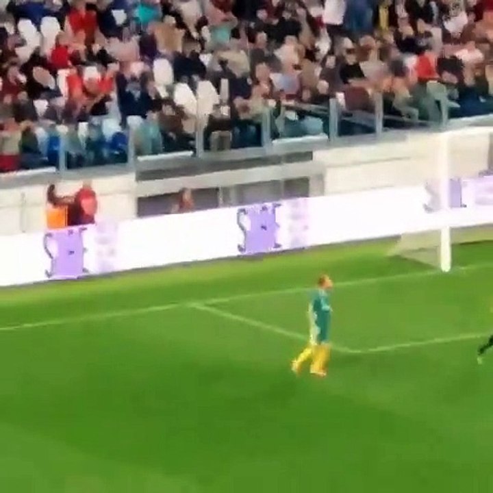 Formula 1 - Vettel protagonista alla Partita del Cuore: il ferrarista manca clamorosamente un gol allo Stadium